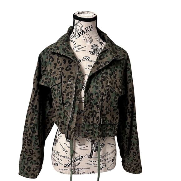 NWT Pam & Gela Leopard Print Cropped Utility Jacket Army Green Size S EdgyChic - Picture 3 of 12